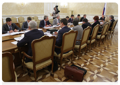 Prime Minister Vladimir Putin at a meeting on federal budget spending on the implementation of federal targeted programmes|1 july, 2010|19:06