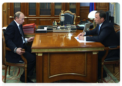 Prime Minister Vladimir Putin meeting with AvtoVAZ president Igor Komarov to discuss the company’s prospects|13 july, 2010|12:46