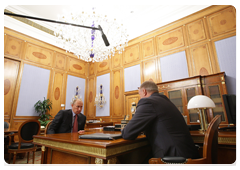 Prime Minister Vladimir Putin meeting with Head of the Federal Service for Supervision of Natural Resources Vladimir Kirillov|13 july, 2010|13:20