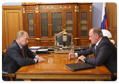 Prime Minister Vladimir Putin meeting with Head of the Federal Service for Supervision of Natural Resources Vladimir Kirillov|13 july, 2010|13:20