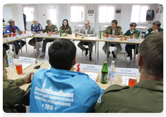 Prime Minister Vladimir Putin meeting with representatives of student construction brigades in Sochi|14 july, 2010|18:27