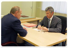 Volgograd Region Governor Anatoly Brovko at the meeting with Prime Minister Vladimir Putin|15 july, 2010|22:27