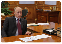 Prime Minister Vladimir Putin meeting with Grigory Elkin, head of the Federal Agency for Technical Regulation and Metrology|16 july, 2010|11:53