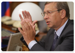 Vladimir Yevtushenkov, chairman of the board of the Sistema financial corporation, meeting with Prime Minister Vladimir Putin|16 july, 2010|12:33