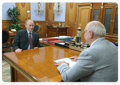 Prime Minister Vladimir Putin discussing the results of this year’s Moscow International Film Festival with festival president Nikita Mikhalkov|17 july, 2010|12:07