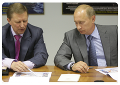 Prime Minister Vladimir Putin chairing a meeting with the leaders of the space exploration industry|19 july, 2010|16:11