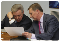 Deputy Prime Minister Sergei Ivanov and Governor of the Moscow Region Boris Gromov at a meeting in the Energia Rocket and Space Corporation|19 july, 2010|16:11