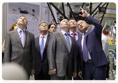 Prime Minister Vladimir Putin inspecting a test and control station at the Energia Rocket and Space Corporation|19 july, 2010|16:34