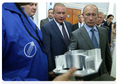 Prime Minister Vladimir Putin inspecting a test and control station at the Energia Rocket and Space Corporation|19 july, 2010|16:34