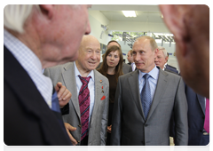 Prime Minister Vladimir Putin speaking with participants of the historic Apollo-Soyuz Test Project|19 july, 2010|19:47