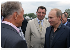 Prime Minister Vladimir Putin on a working visit to the Tambov Region, where he is evaluating the progress made on national agriculture projects|2 july, 2010|18:08