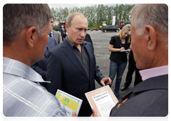 Prime Minister Vladimir Putin on a working visit to the Tambov Region, where he is evaluating the progress made on national agriculture projects|2 july, 2010|18:08