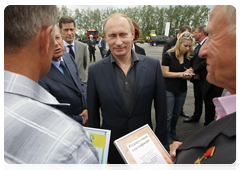 Prime Minister Vladimir Putin on a working visit to the Tambov Region, where he is evaluating the progress made on national agriculture projects|2 july, 2010|18:08