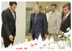 Prime Minister Vladimir Putin on a working visit to the Tambov Region, where he is evaluating the progress made on national agriculture projects|2 july, 2010|18:08