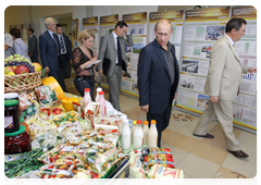 Prime Minister Vladimir Putin visiting a community centre in the village of Tulinovka, Tambov Region|2 july, 2010|20:02