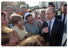 Prime Minister Vladimir Putin visiting a church in the village of Tulinovka|2 july, 2010|21:08