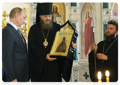 Prime Minister Vladimir Putin visiting a church in the village of Tulinovka|2 july, 2010|21:08