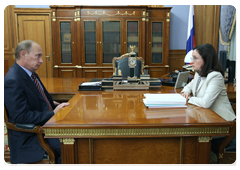 Prime Minister Vladimir Putin at a working meeting with Minister of Economic Development Elvira Nabiullina|20 july, 2010|12:33