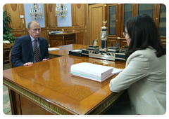 Prime Minister Vladimir Putin at a working meeting with Minister of Economic Development Elvira Nabiullina|20 july, 2010|12:33