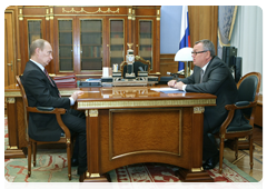 Prime Minister Vladimir Putin meeting with Andrei Kostin, chairman of the Board of Directors and a member of the Supervisory Board of Bank VTB|20 july, 2010|13:31