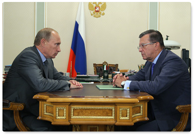 Prime Minister Vladimir Putin holds a meeting with First Deputy Prime Minister Viktor Zubkov