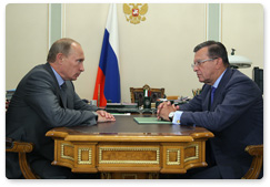 Prime Minister Vladimir Putin holds a meeting with First Deputy Prime Minister Viktor Zubkov