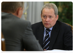 Regional Development Minister Viktor Basargin at a meeting with Prime Minister Vladimir Putin|22 july, 2010|13:20