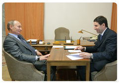 Prime Minister Vladimir Putin at a working meeting with Chelyabinsk Region Governor Mikhail Yurevich|23 july, 2010|11:37