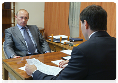 Prime Minister Vladimir Putin at a working meeting with Chelyabinsk Region Governor Mikhail Yurevich|23 july, 2010|11:37