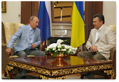 Prime Minister Vladimir Putin at a meeting with Ukrainian President Viktor Yanukovych