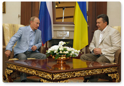 Prime Minister Vladimir Putin at a meeting with Ukrainian President Viktor Yanukovych