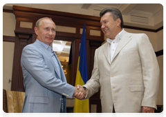 Prime Minister Vladimir Putin meeting with Ukrainian President Viktor Yanukovych|24 july, 2010|17:31