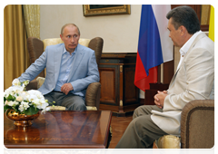 Prime Minister Vladimir Putin meeting with Ukrainian President Viktor Yanukovych|24 july, 2010|17:31