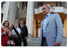 Prime Minister Vladimir Putin answering journalists’ questions after a working visit to Ukraine|24 july, 2010|22:18