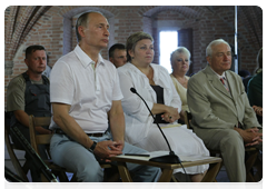 Prime Minister Vladimir Putin at a video conference with the heads of archaeological expeditions during his trip to the Novgorod Region|26 july, 2010|17:11