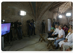 Prime Minister Vladimir Putin at a video conference with the heads of archaeological expeditions during his trip to the Novgorod Region|26 july, 2010|17:11