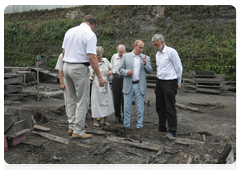 Prime Minister Vladimir Putin visiting an ancient part of Veliky Novgorod discovered by archaeologists|26 july, 2010|20:06