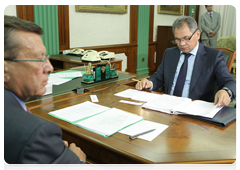 First Deputy Prime Minister Viktor Zubkov and Minister of Civil Defence, Emergencies and Disaster Relief Sergei Shoigu|27 july, 2010|19:43