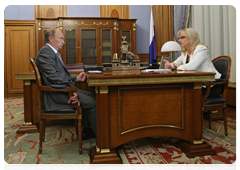 Prime Minister Vladimir Putin meeting with Minister of Healthcare and Social Development Tatyana Golikova|28 july, 2010|18:11