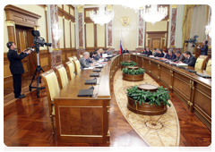 Prime Minister Vladimir Putin at a Government meeting|29 july, 2010|14:45