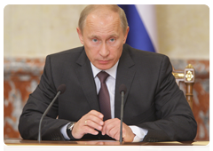 Prime Minister Vladimir Putin at a Government meeting|29 july, 2010|14:45