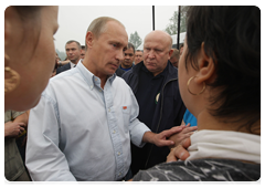 Председатель Правительства России В.В.Путин пообщался с жителями Нижегородской области, где ряд населенных пунктов серьезно пострадал от лесных пожаров|30 июля, 2010|13:22
