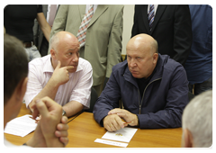 Prime Minister Vladimir Putin chairing a meeting on the nationwide wildfire emergency while visiting the Nizhny Novgorod Region|30 july, 2010|13:34