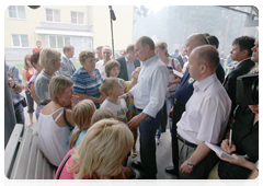 Prime Minister Vladimir Putin inspecting the accommodations for evacuees from areas affected by wildfires|30 july, 2010|16:06