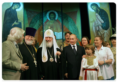 Председатель Правительства Российской Федерации В.В.Путин посетил православный духовно-просветительский центр, расположенный на территории храмового комплекса|5 июля, 2010|14:42
