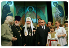 Prime Minister Vladimir Putin visiting the Holy Saviour’s Image Church complex in Usovo settlement near Moscow|5 july, 2010|14:42