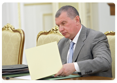 Deputy Prime Minister Igor Sechin at a meeting of the Government Presidium|5 july, 2010|16:27