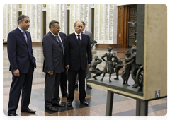 Prime Minister Vladimir Putin examining proposed designs for the We Fought Fascism Together memorial, to be located on Poklonnaya Hill in Moscow. The new memorial will replace the Glory Memorial in Kutaisi, which was destroyed by the Georgian government last year|5 july, 2010|23:23