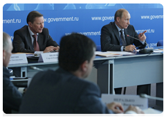 Prime Minister Vladimir Putin during a meeting in the city of Mineralnye Vody on the construction and renovation of airports in Russia|7 july, 2010|16:01