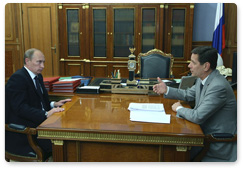 Prime Minister Vladimir Putin meets with Deputy Prime Minister Alexander Zhukov